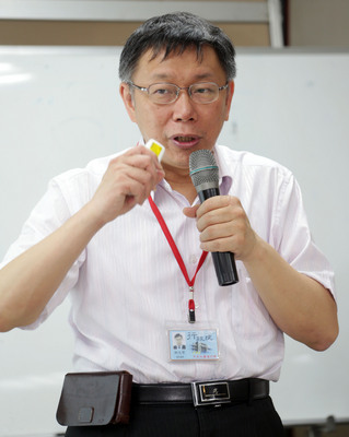 中捷工安意外，大陸工程被迫停工，董事長殷琪不滿「連帶」停工損失，傳向北市求償2億，台北市長柯文哲今天表示，盡速復工是目標，哪些問題要解決，電話一打就知道了，「不需要透過報紙互相聯絡」。（資料照，中央社）