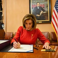 美國眾議院今議長南希·裴洛西（Nancy Pelosi）表示，台北法案獲得通過，就是國會向世界傳達，美國始終與台灣站在一起。圖/擷取自Nancy Pelosi臉書