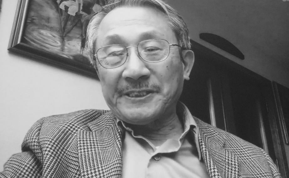 官階上校的中山科學研究院核能物理學家張憲義，摧毀研發中的核武設備，在中央情報局的安排下潛逃，將機密交給美國。學者千里迢迢前往美國進行口述史訪問，近日發表新書。張憲義以視訊發表談話。圖／林冠妙