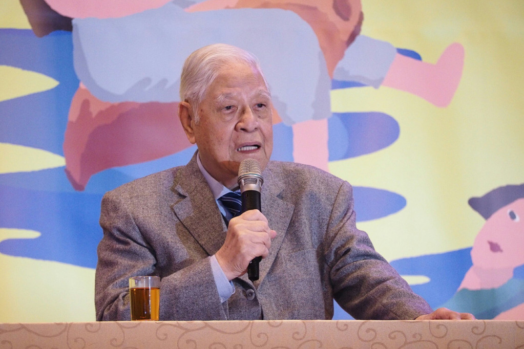 前總統李登輝今（10）日出席台灣教授協會募款餐會，對蔡英文總統和美國川普總統通電話表示肯定。圖／張家銘