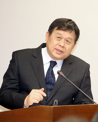 壹週刊報導指勞動部長潘世偉驚爆不倫。(中央社檔案照)