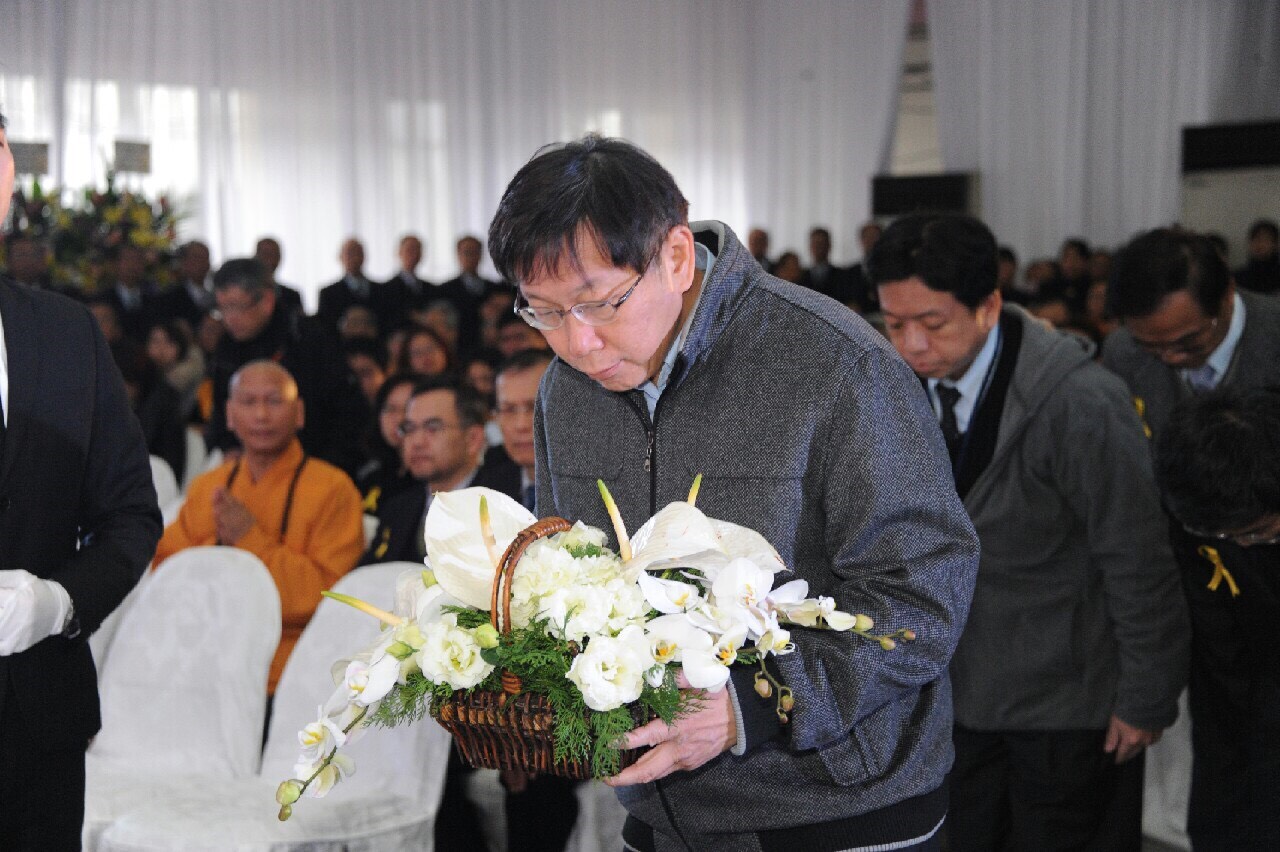 復興空難今天頭七，復航下午舉行聯合公祭，台北市長柯文哲到場致哀。（圖由北市府提供20150210）