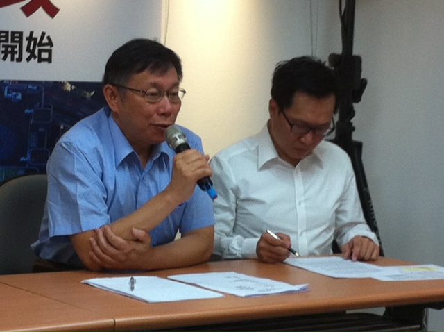 柯文哲:解決住宅問題,政府要當二房東。(朱蒲青攝)