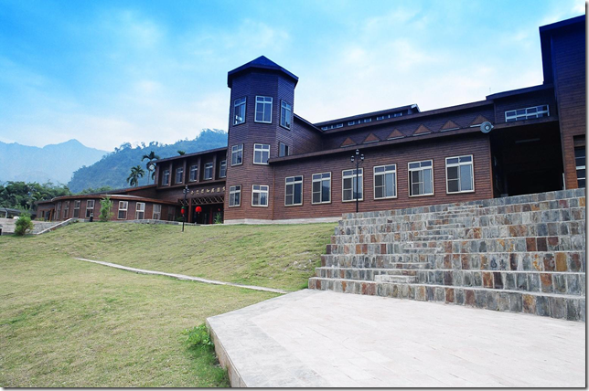 全台唯一全木造之原和興森林小學，可惜不敵少子化現實而被併校，但柳暗花明又一村，將蛻變為戶外教學和遊學中心。圖／南投縣政府